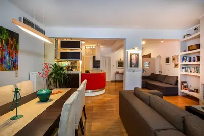 Image de Cozy apartment with a large and beautiful garden suitable for relaxation.