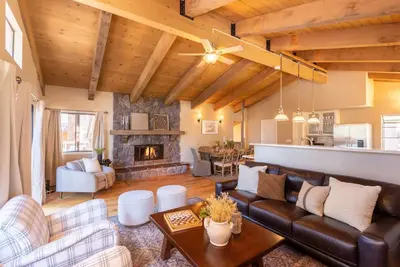 Image de The Perfect Mountain Getaway! Ideal Floor Plan for Groups Wanting Privacy!