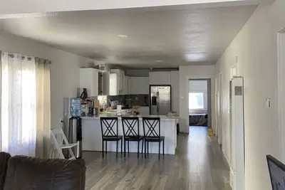 Image de Spaciest beautiful 3rooms 1bath home located in Oakland