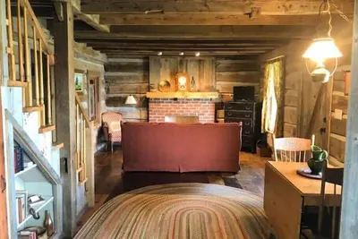 Image de Audrey's Abode - Restored log cabin, country setting, minutes from Jacksonville\n
