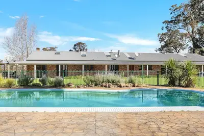 Image de MarMel - Four bedroom home with pool and fire pit