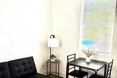 Image de Luxurious Suite With a Private Entrance