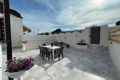 Image de Cozy and renovated vacation home, 300 meters from the sea