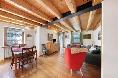 Image de Appartement 'Villa Cleila Verde B' avec vue sur les montagnes, jardin partagé et balcon
