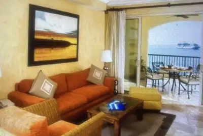 Image de Family, Fishing and Fun! This 1 Bedroom beachfront property is waiting for you.