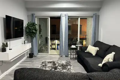Image de Luxury Condo in the heart of Old town Manassas
