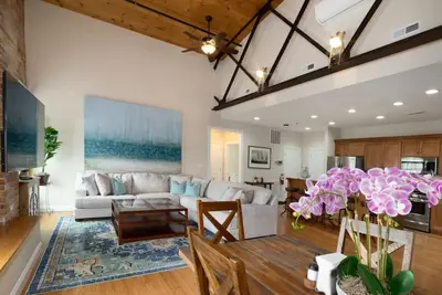 Image de New! Downtown Loft - Walk to Wlu & Vmi