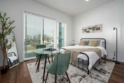 Image de Stylish Dt Studio w/ Private Balcony!