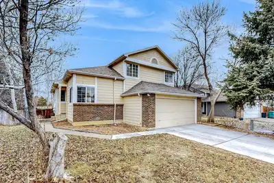 Image de Dog-friendly home in a quiet neighborhood with sauna, balcony, W\/D, & Ac