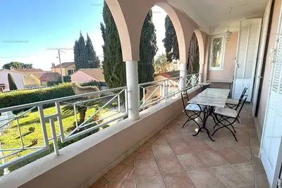 Image de Appartement T4 centre-ville de Sanary port et commerces Ă pieds pour 6