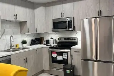 Image de Newly built guest suite in southeast Calgary