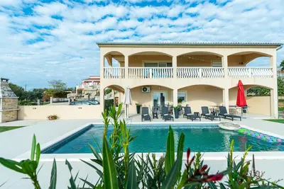 Apartment Holiday House Diana with pool