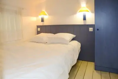 Image de 3 Oléron Coastal Units: Well-Equipped Retreat with Beach Access