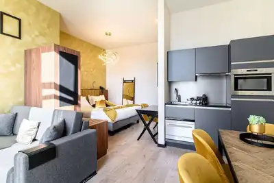 Image de Elegant City Center Haven, Bike-Friendly, Kitchen | 2 Units