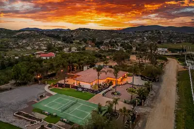 Image de Breathtaking Meadows by AvantStay | Pool, Pickleball, Firepit | Group Escape