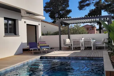 Image de Villa avec piscine bord de mer - Sainte-Marie-La-Mer