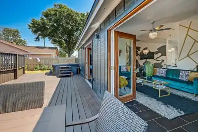 Image de This house is a 3 bedroom(s), 2 bathrooms, located in Jacksonville, Fl.