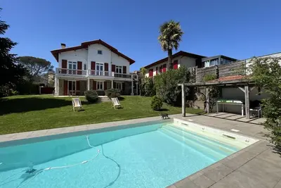 Image de Vallons · Bayonne / Aritxague / Maison / piscine
