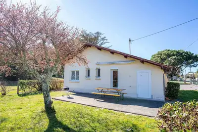 Image de Maison 3 chambres proche plages avec jardin clos Ă Mimizan - pour 8 personnes