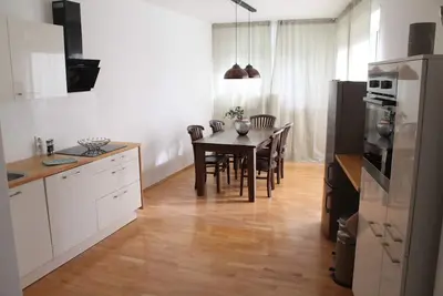 Image de Helle Wohnung mit Eigenem GartenstĂĽck