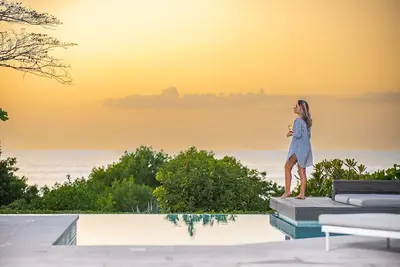 Image de Elegant BeachFront Villa w\/ 4 king beds, gym, pool, breakfast & Housekeeping