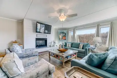Image de Oceanfront condo in Nags Head w/ community pool just steps to the sand!