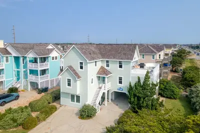 Image de Nags Head vacation rental steps from the beach with rec room!
