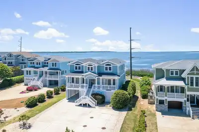 Image de Luxurious soundfront home in a gated community in Kitty Hawk