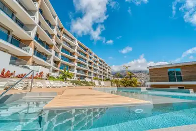 Image de The Pink Palm Apartment