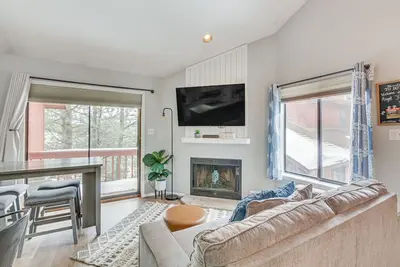 Image de Cozy Angel Fire Condo - Walk to Ski Lift!