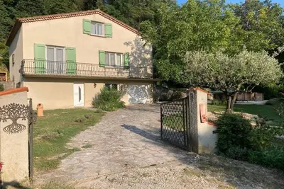 Image de Vinsobres - Maison toute équipée au calme avec piscine, terrain de pétanque.