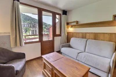Image de À 50m des pistes de ski, 6ème étage, balcon, casier à ski, 25m², La Tania