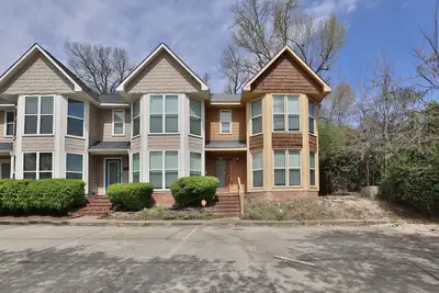 Image de Midtown Townhouse - 15 mins to Ft Moore