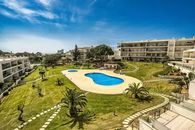 Image de Beautiful 3 Bedroom Apt, Olhos de Agua