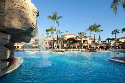 Image de Experience the Happiest Place on Earth. Orlando’s Sheraton Vistana Villages!