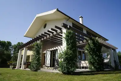 Image de Luxury Holiday Villa with private swimming pool amidst 300 olive trees