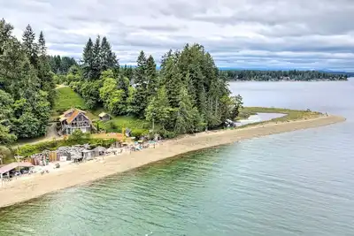 Image de Private Beach Estate on Stretch Island w\/ Hot Tub! Pet Friendly!