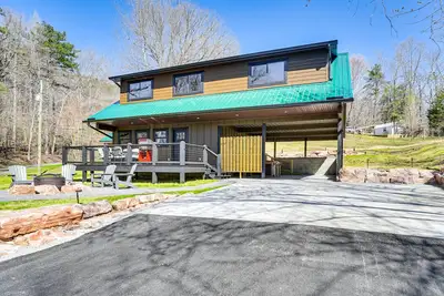 Image de Modern Cabin w/ Hot Tub: Near Tail of the Dragon!