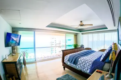Image de A Luxury Vacation Penthouse in Puerto Vallarta, Mx!