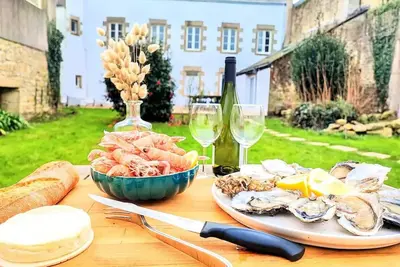 Image de Large family townhouse in the heart of Pont l'Abbé\n\n