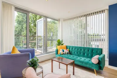 Image de Modern 2 Bed Flat with Free Parking & a view from the balcony. Great location.
