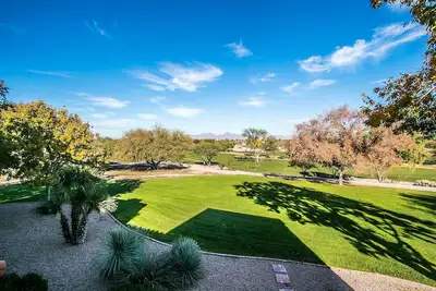 Image de Upstairs/downstairs 2/2 condos just north of Old Town Scottsdale on golf course