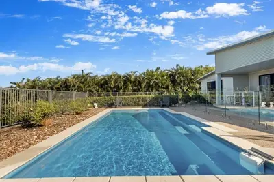 Image de Coastal Comfort with Fraser Island Views