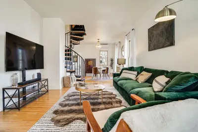Image de Saint Paul Vacation Rental Near Shopping & Dining!