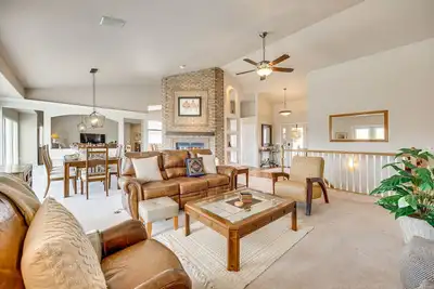 Image de Large Colorado Springs Home w/ View of Pikes Peak!