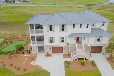 Image de 515 Tarpon Blvd - New to Vrbo! Resort Access Included!