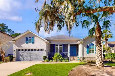 Image de Golf course-view home near beaches with deck, porch, grill, streaming, W/D, & Ac