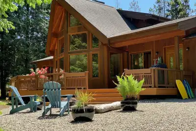 Image de Clayoquot Retreat - Steps from South Chesterman Beach + hot tub. Dog friendly!