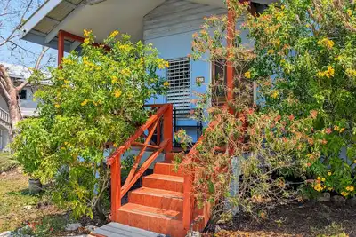 Image de Elle's 2 Br\/2 bathroom, home in San Ignacio. Minutes from town & Maya Ruins