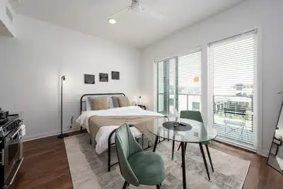 Image de Cozy Studio Getaway in Dt Bham l Private Balcony